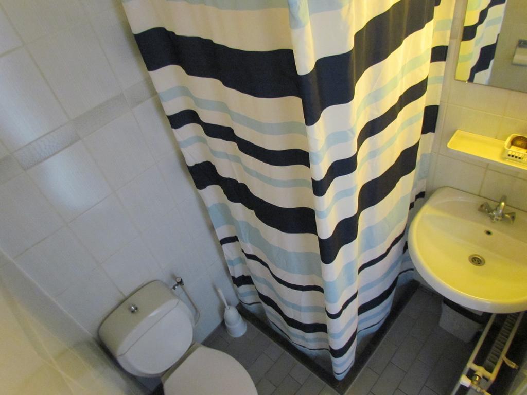 Hotel Cafe Woud Ден-Хелдер Номер фото